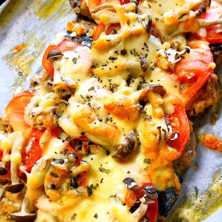 並べて焼くだけ!サバ缶でトマトチーズ焼き